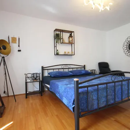 Lolita By Interhome Račišće